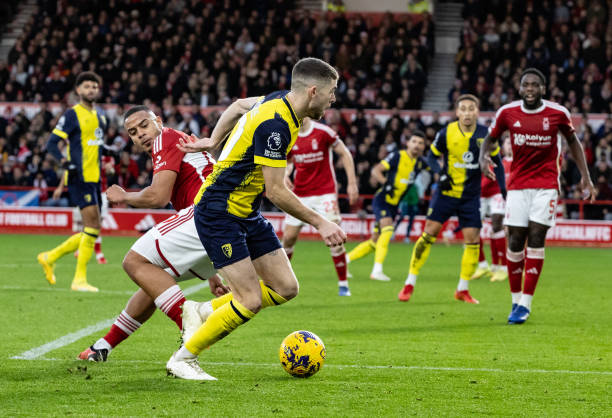 站稳脚跟 站稳脚跟