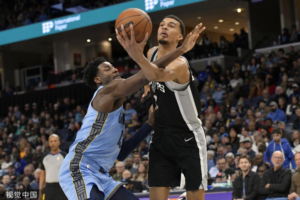 双重优势使 双重优势使