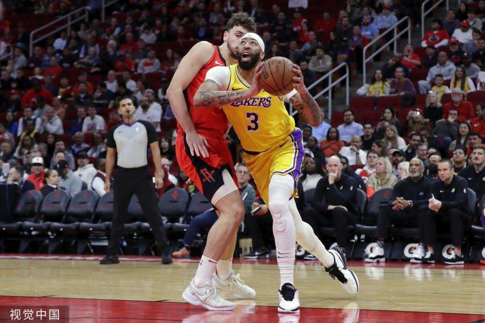 以出战湖人 以出战湖人